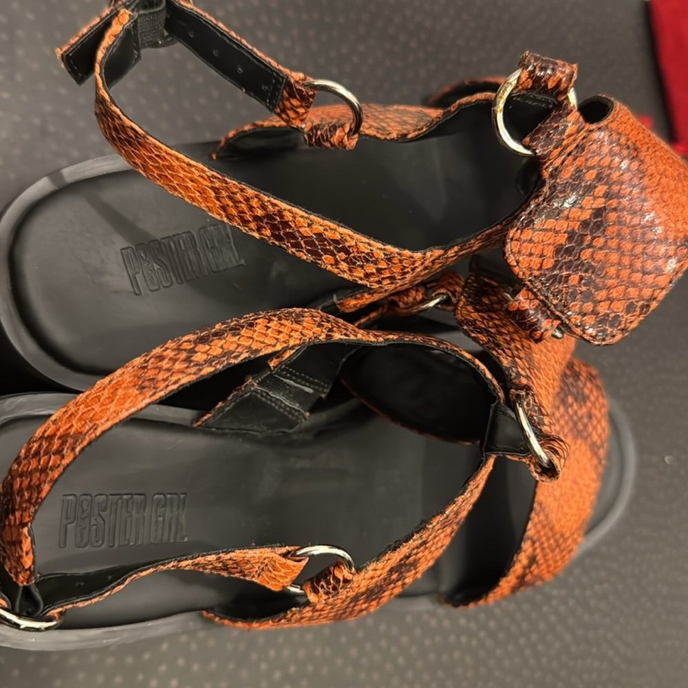 POSTER GIRL Platform Sandals Rave - Picture 2 of 9